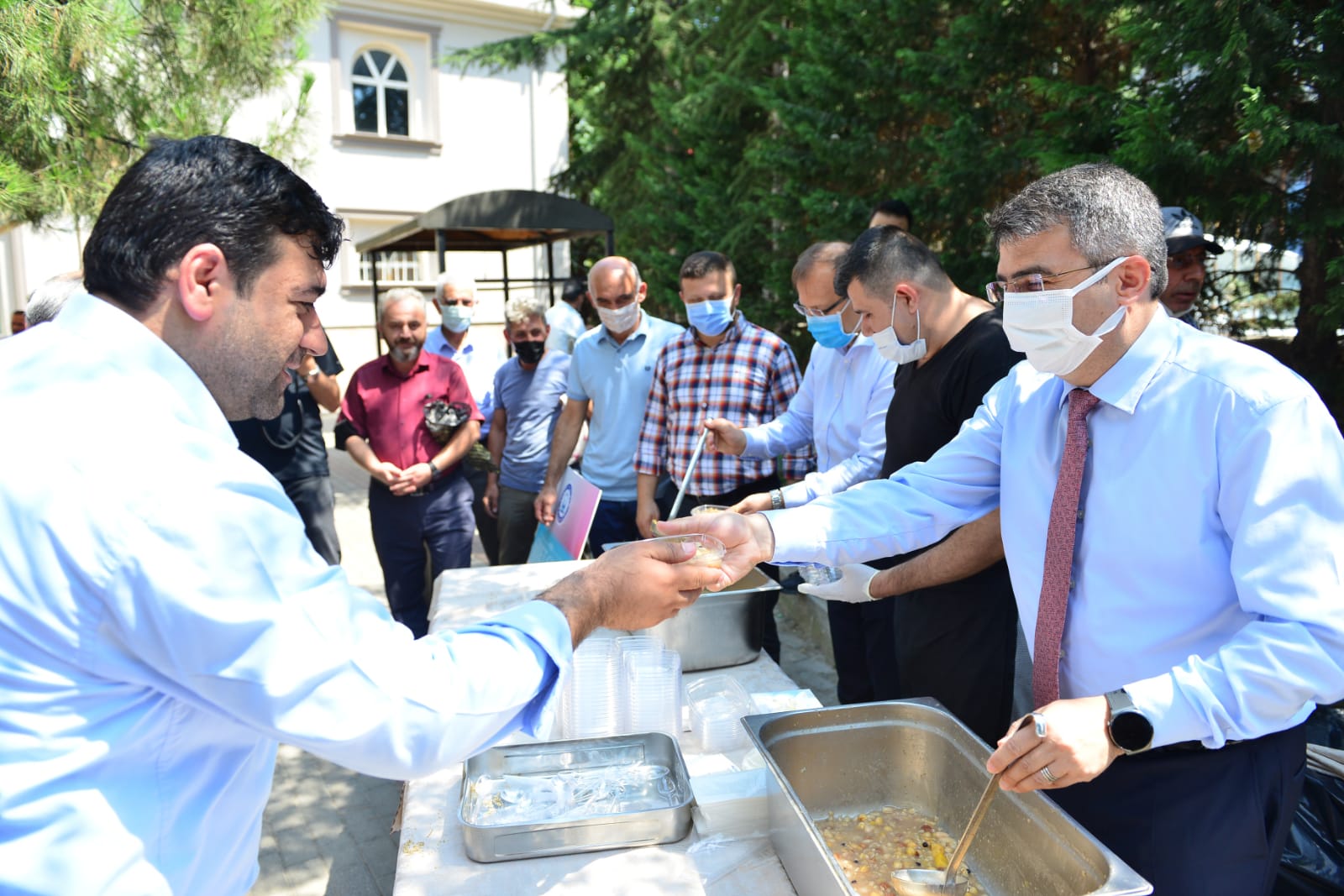 Yıldırım’da aşureler Başkan’dan Yıldırım’da aşureler Başkan’dan