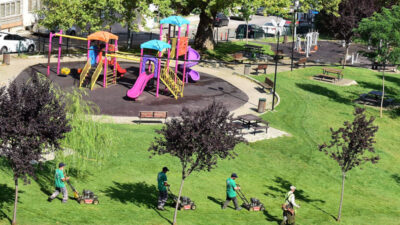 Yıldırım yeşil alanlarla donatılıyor