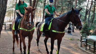 Atlı polisler yangın denetiminde