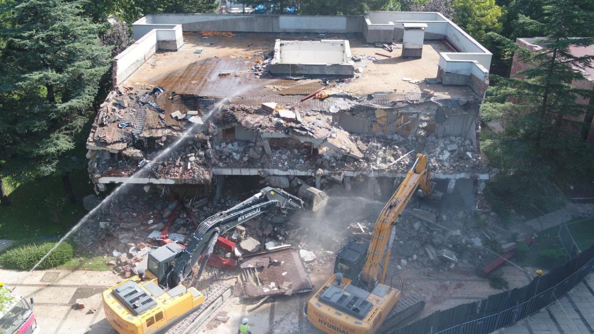 Bursa’nın tarihi binası artık yok! İşte yerine düşünülen proje… Bursa’nın tarihi binası artık yok! İşte yerine düşünülen proje…