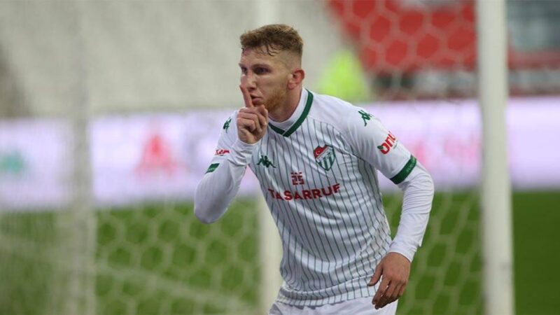 Bursaspor'dan Fenerbahçe'ye transfer olan genç futbolcu, veda mesajı yayınladı...