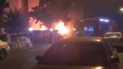 Bursa’da duran araç alev aldı!