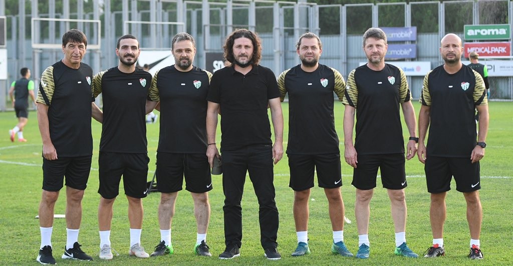 Bursaspor’da Fatih Tekke dönemi resmen başladı Bursaspor’da Fatih Tekke dönemi resmen başladı