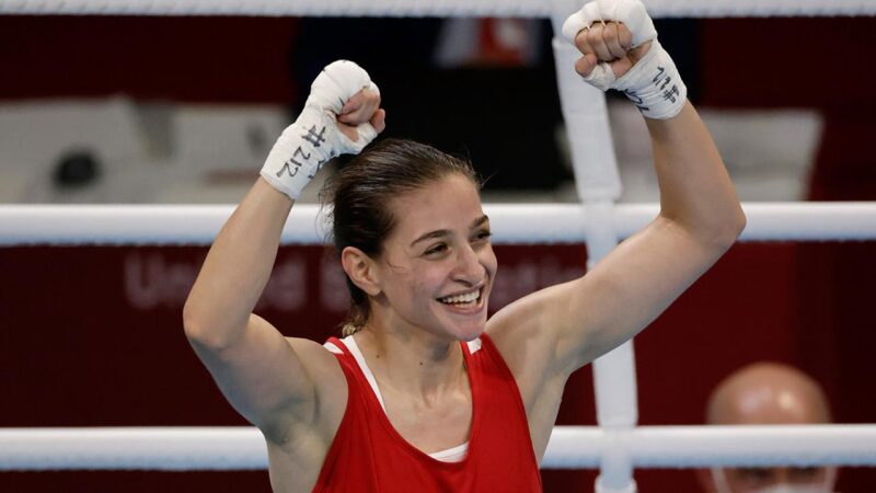 Tokyo 2020'de daha önce madalyayı garantileyen milli boksör Buse Naz