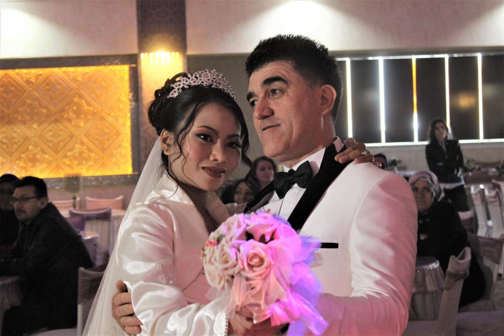 Tayland’tan Bursa’ya gelin geldi! Tayland’tan Bursa’ya gelin geldi!