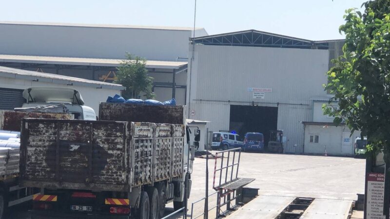Bursa’da fabrikada feci ölüm Bursa’da bir fabrikada çalışırken tavan vincinden düşen metal parçanın başına