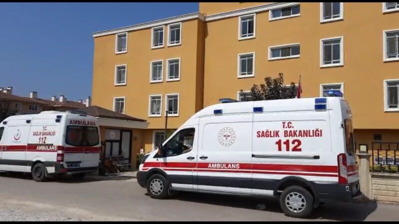 Bursa’da huzurevinde 11 kişi koronavirüse yakalandı Bursa’nın İznik ilçesinde bir huzurevinde aşıları tam olan 10’u yaşlı