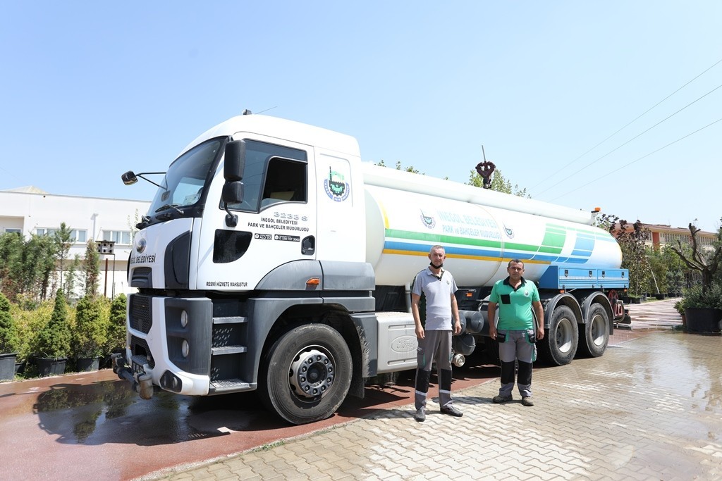 İnegöl Belediyesi’nden yangın bölgesine araç desteği