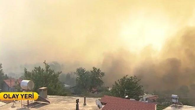 Yangınlar 2 kentte devam ediyor: Manavgat Sırtköy’de alevler evlere yaklaşıyor Yangınlar 2 kentte devam ediyor: Manavgat Sırtköy’de alevler evlere yaklaşıyor