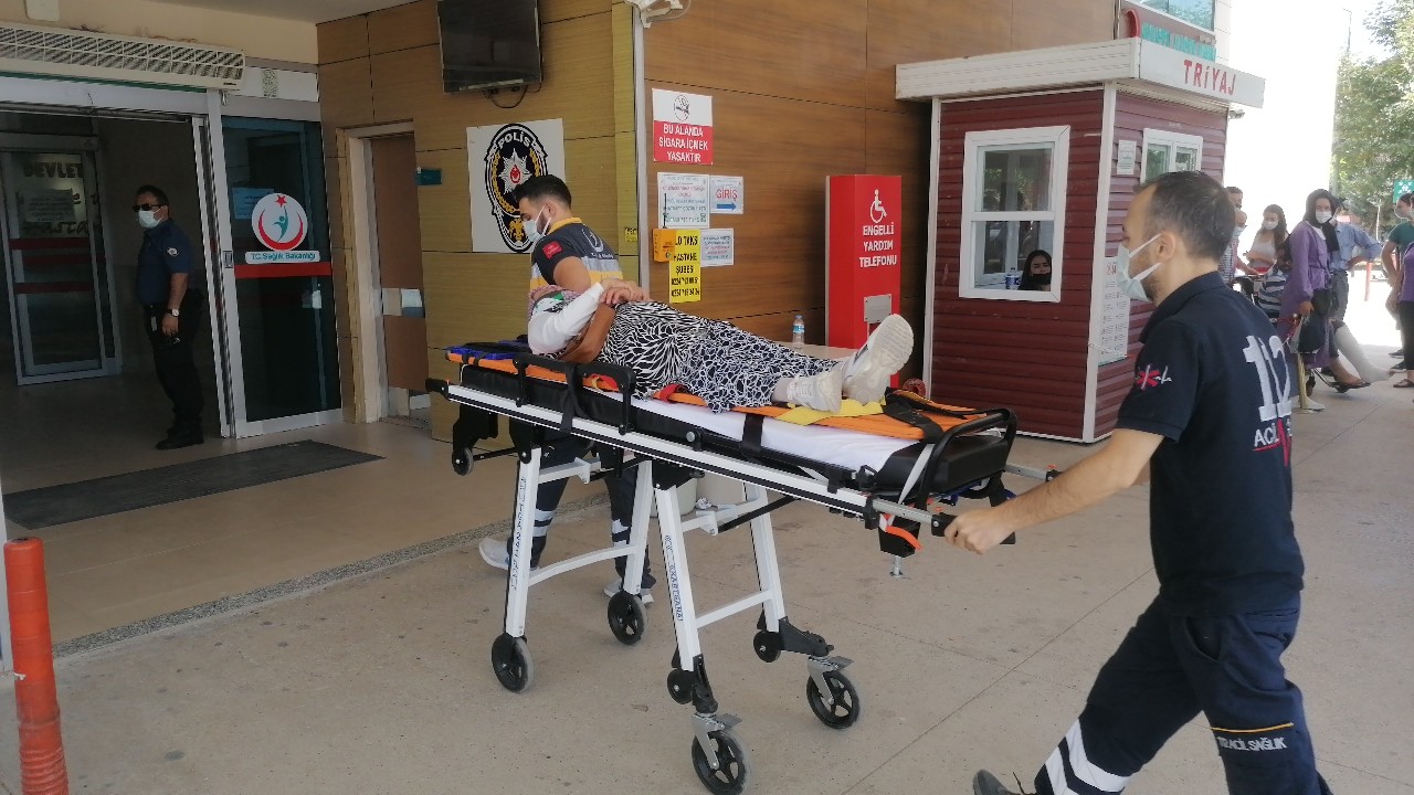 Bursa’da kamyonetin çarptığı kadın yaralandı, o anlar kamerada…