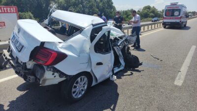 Bursa’da otomobil kamyonete çarptı! Yaralılar var