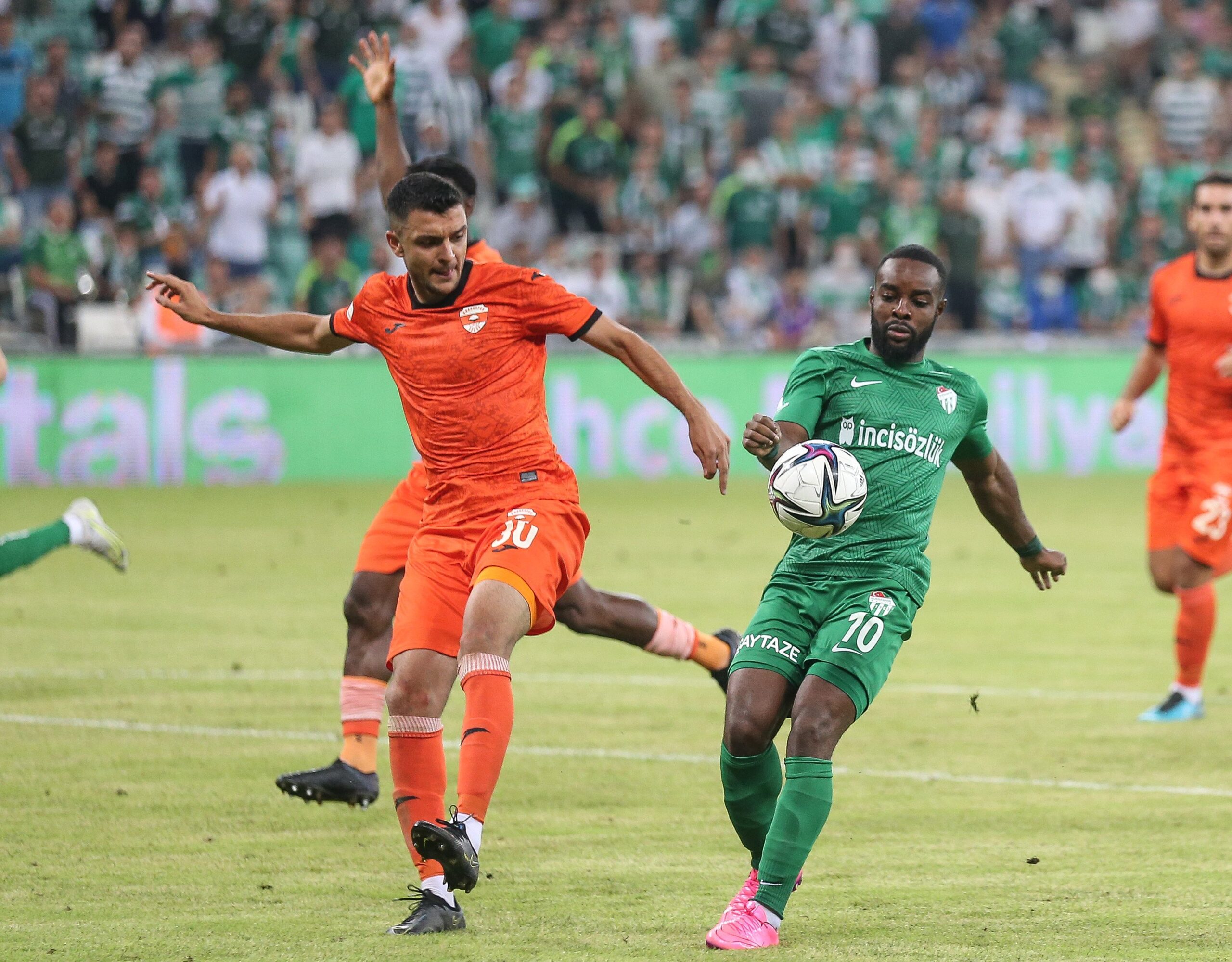 Bursaspor’un yenilerinden ilk yorum!