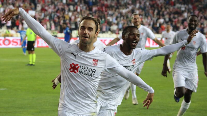 Galatasaray ve Fenerbahçe UEFA Avrupa Ligi, Trabzonspor ve Sivasspor ise