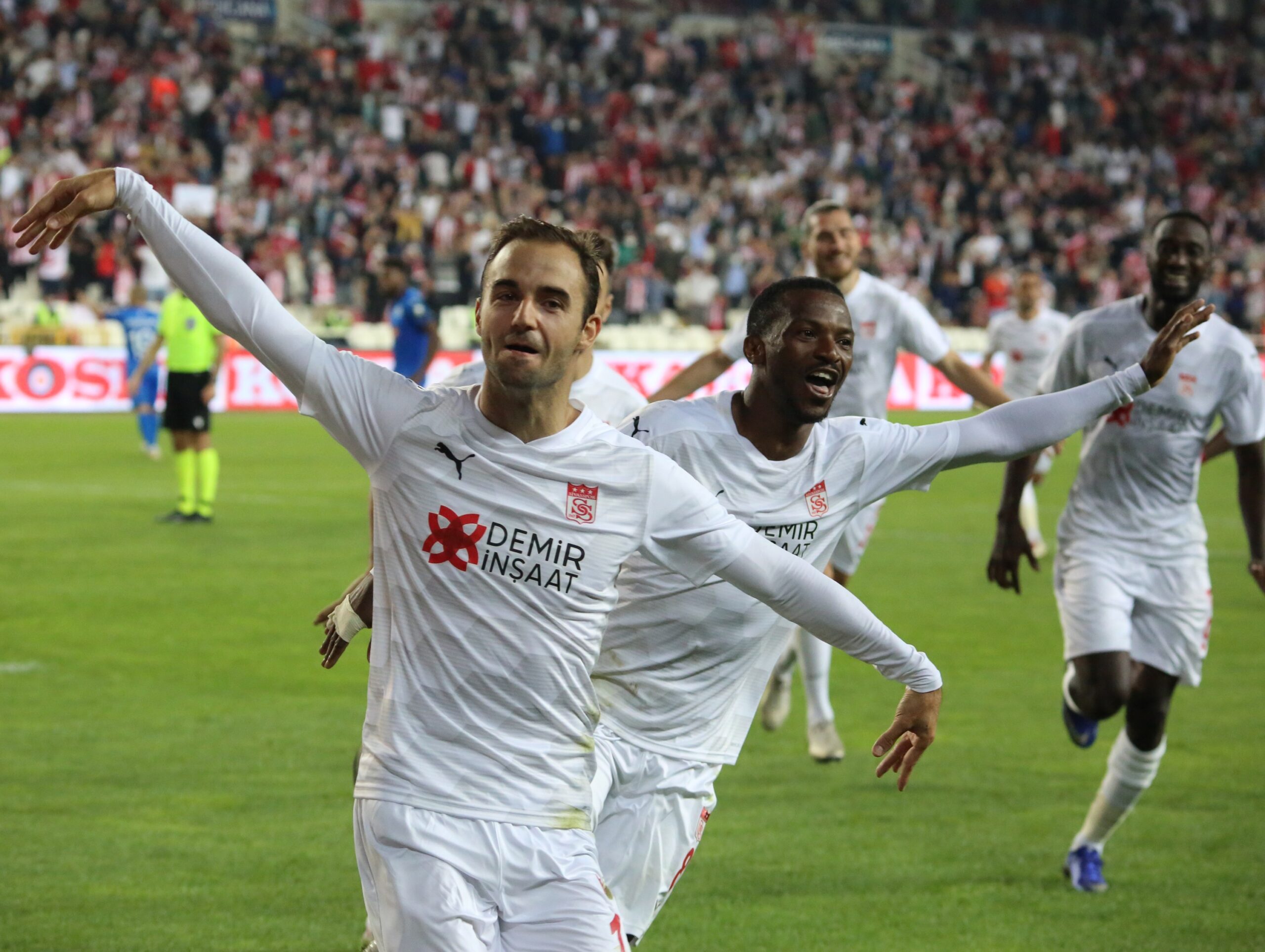 Avrupa’da Türk gecesi! Maçlar saat kaçta hangi kanalda?