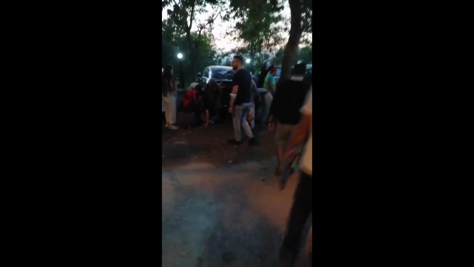 Bursa’da otoparka dalan minibüs 5 arabaya çarptı: 8 yaralı