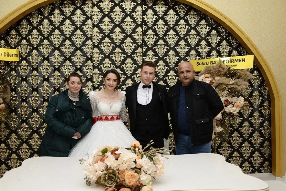 Balayını iptal edip yangınla mücadeleye koştu Balayını iptal edip yangınla mücadeleye koştu