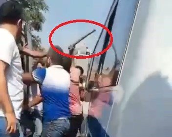 Bursa’da minübüsçü kavgası! Sopalarla girdiler… Bursa’da minübüsçü kavgası! Sopalarla girdiler…