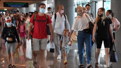 Rus turistler sonbahar tatilinde yine Türkiye’yi tercih ediyor