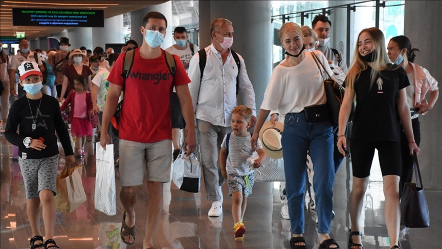 Rus turistler sonbahar tatilinde yine Türkiye’yi tercih ediyor