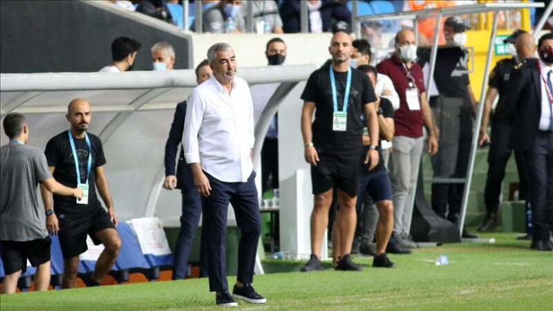 Adana Demirspor'da teknik direktör Samet Aybaba ile yollar ayrıldı.