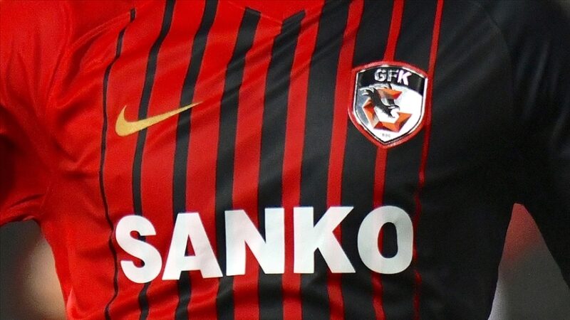 Süper Lig ekibi Gaziantep'te 2 futbolcunun yeni tip koronavirüs (Kovid-19)
