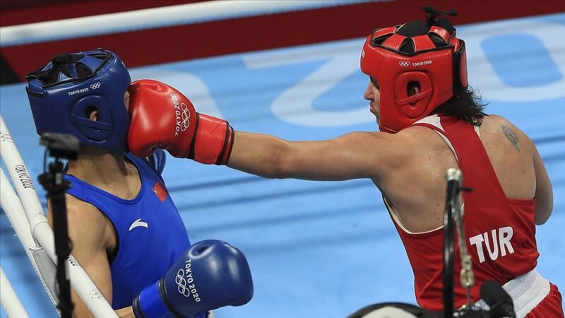 Japonya'nın başkenti Tokyo'da düzenlenen 32. Yaz Olimpiyat Oyunları'nı Türk sporcular