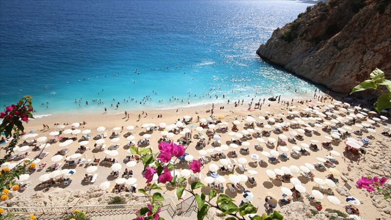 Antalya'ya yılın başından bu yana hava yoluyla 4 milyon 351