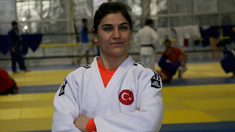 2020 Tokyo Paralimpik Oyunları'nda kadınlar judo 57 kiloda Zeynep Çelik,
