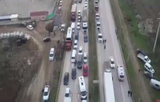 Bursa’da trafiği kilitleyen uygulama! Bursa’da trafiği kilitleyen uygulama!