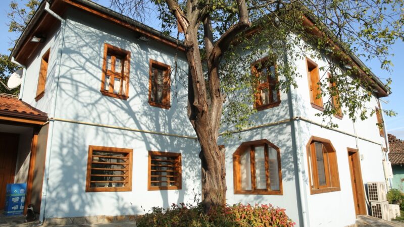 Yazıevleri yeni konuklarını bekliyor Nilüfer Belediyesi’nin yazar, şair, çevirmen, akademisyen, editör ve araştırmacıları ağırladığı