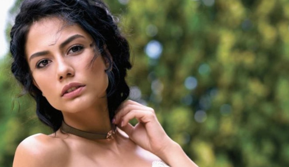 Demet Özdemir, rol arkadaşını unutmadı