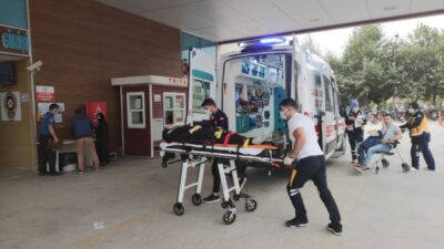 Bursa’da kamyonet motosiklete çarptı: Yaralılar var