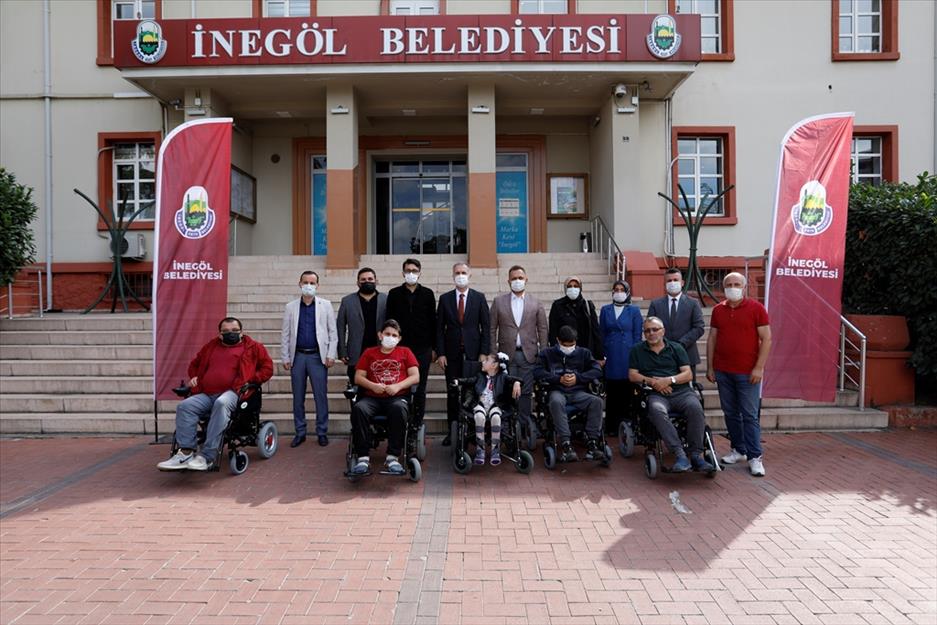 İnegöl’de mavi kapaklar 5 engelli vatandaşa umut oldu