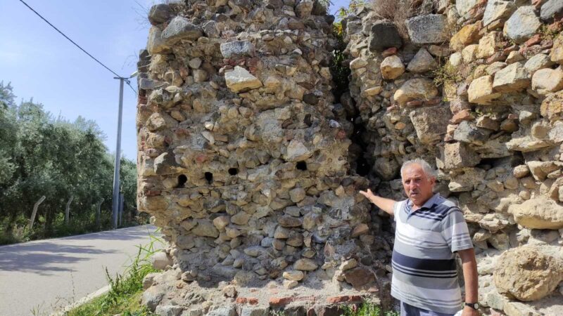 Bursa’da korkutan görüntü! Ortadan ikiye ayrıldı Bursa’nın İznik ilçesinde ortadan ikiye ayrılan 2 bin 500 yıllık