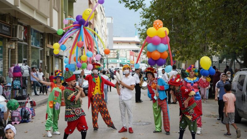 Kestel Belediyesi’nden coşkulu sünnet şöleni Kestel Belediyesi tarafından geleneksel hale getirilen sünnet şöleni ile 101