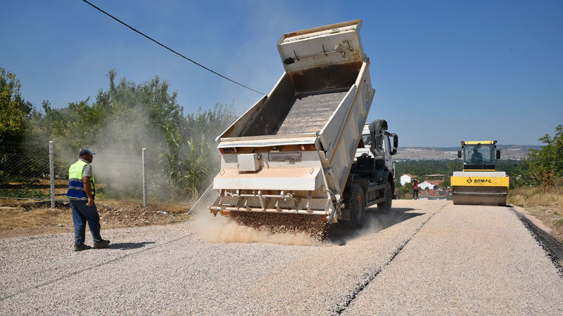 Bursa’nın 17 ilçesinde de özellikle kırsal mahalle yollarını daha konforlu