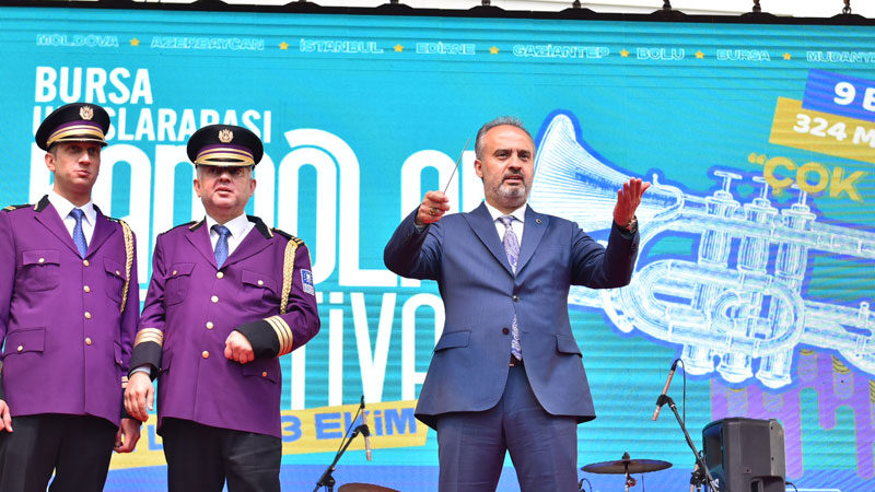 Bursa Büyükşehir Belediyesi tarafından bu yıl ilki düzenlenen Uluslararası Bandolar