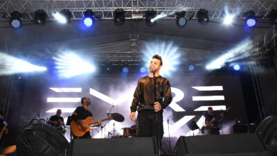 Kestel’de Emre Kaya konserinde evlilik teklifi sürprizi