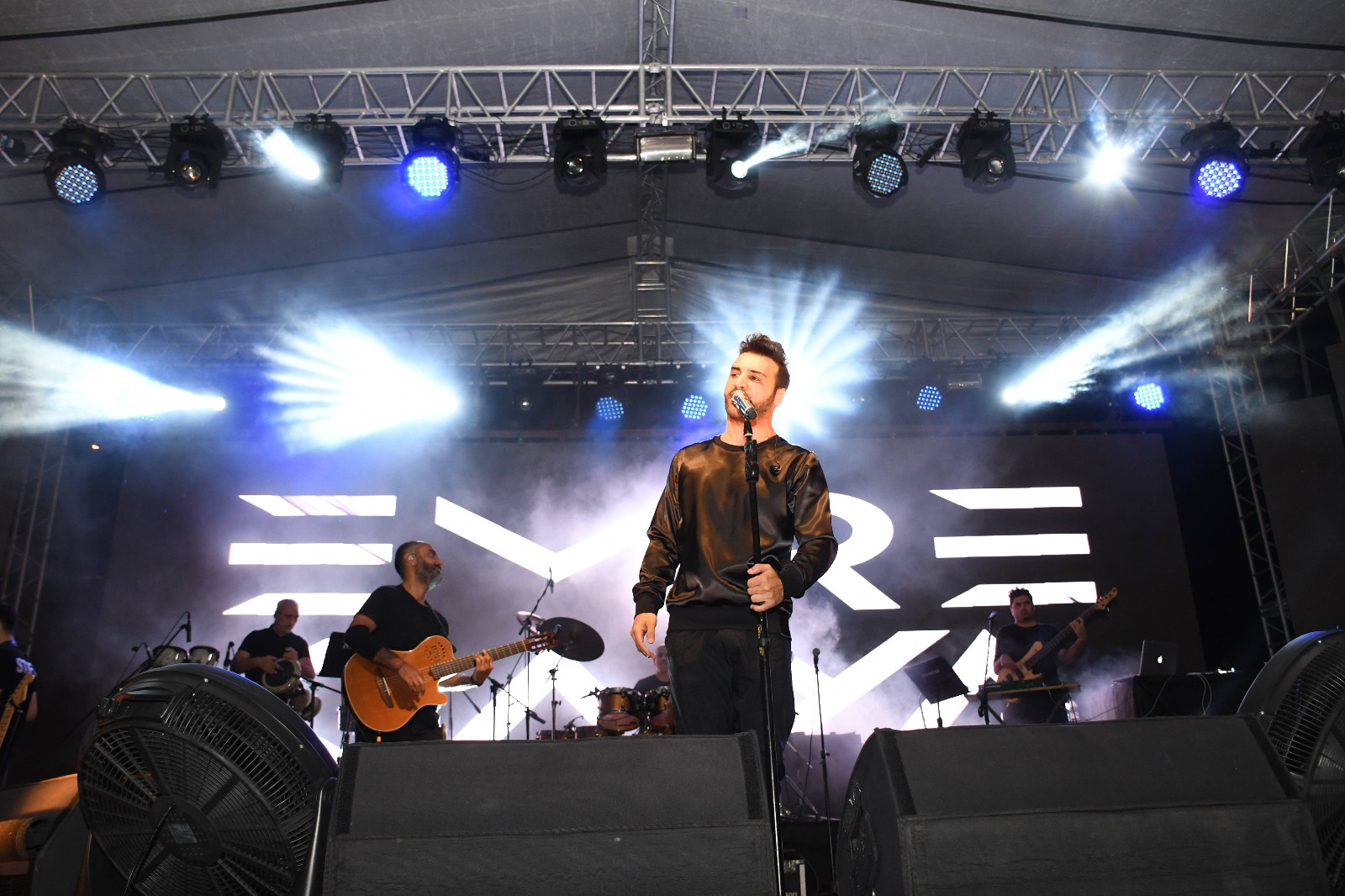 Kestel’de Emre Kaya konserinde evlilik teklifi sürprizi