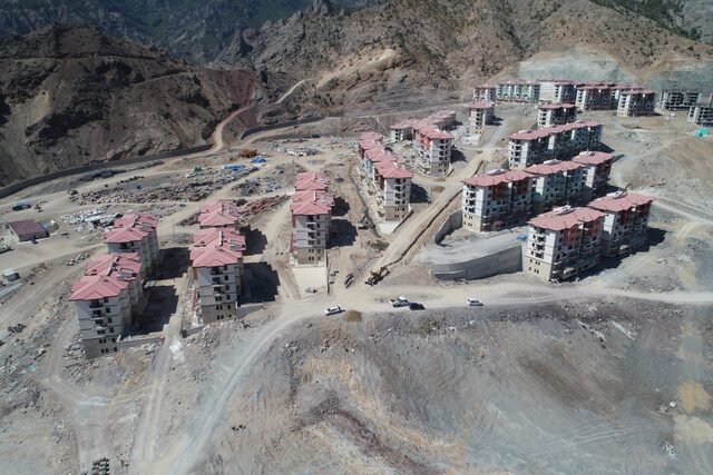 Binlerce kişi taşınıyor! Bittiğinde Türkiye’nin en yükseği olacak