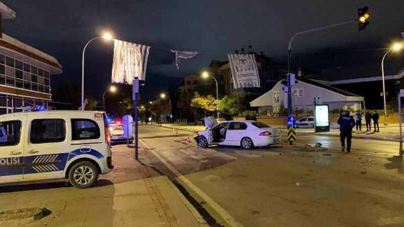 Feci kaza: 2 ölü, 3 yaralı