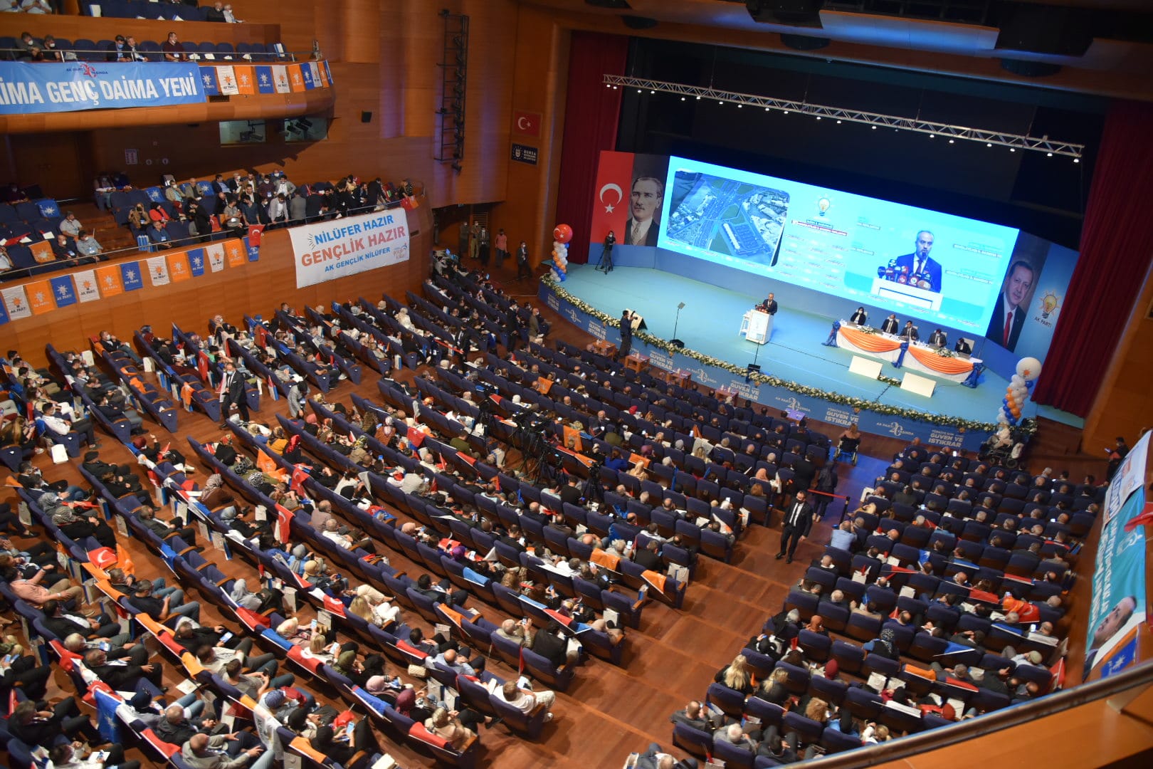 Bursalı eski Bakan’dan çarpıcı sözler: ‘Suskunluğumuz acizliğimizden değil’