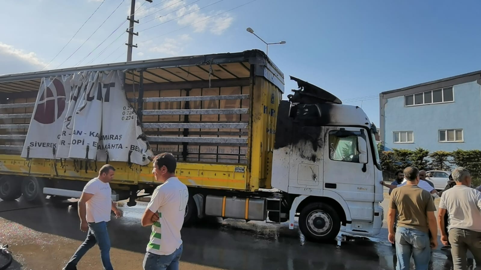 Bursa’da can pazarı! Bir anda alev aldı Bursa’da can pazarı! Bir anda alev aldı