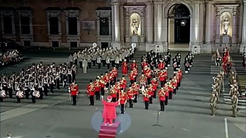 Bursa Mehter Takımı İtalya’yı fethetti İtalya’nın Modena şehrinde düzenlenen Askerî Bandolar Festivali’ne Bursa Mehter Takımı