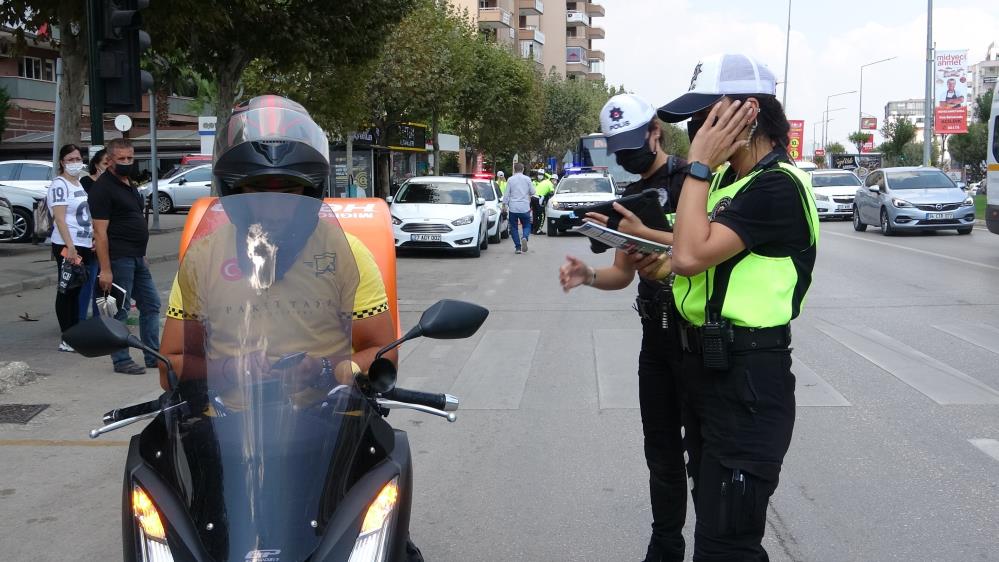 Bursa Polisi motosiklet sürücülerini denetledi