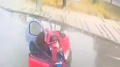 Bursa’da 3 öğrenci yaralanmıştı! Kaza anı kamerada