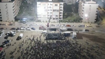 Bursa’da ünlü sanatçının 40 metre yüksekte zor anları