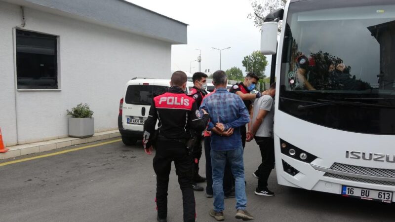 Bursa'da 1 kişinin yaşamını yitirdiği, 3 kişinin yaralandığı silahlı