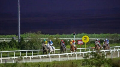 Diyarbakır Hipodromu’nda gece yarışları başladı