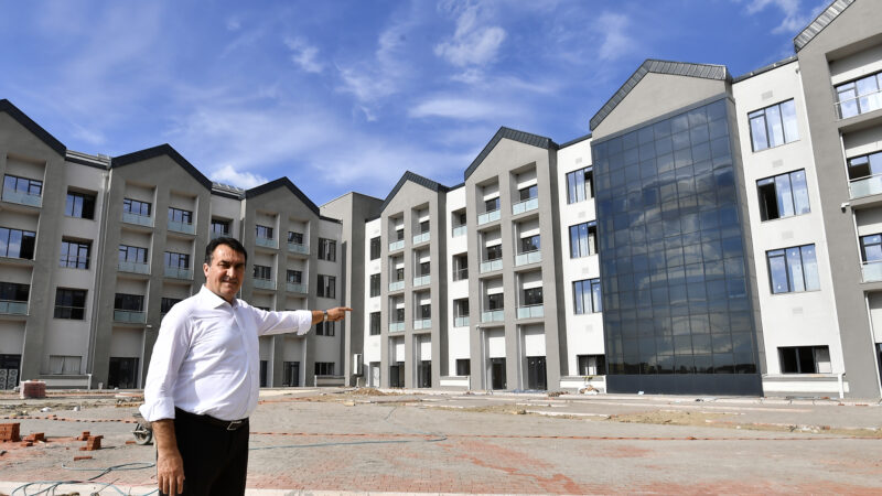 Her gün yüzlerce engelli, yaşlı, Alzheimer hastası ve ailelerine hizmet